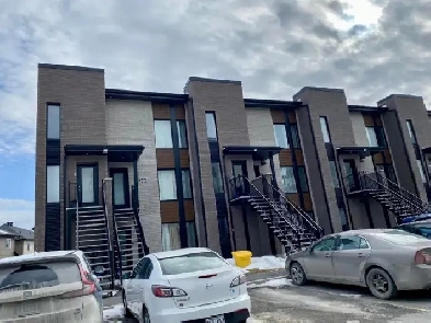 Condo 2 Chambres avec éléctros A LOUER - 2 Bedroom for Rent Image# 1