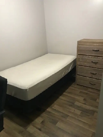 ONE BLOCK TO SASKPOLYTECH, 8 WEEK TENANCIES, 1 BDRM Image# 5