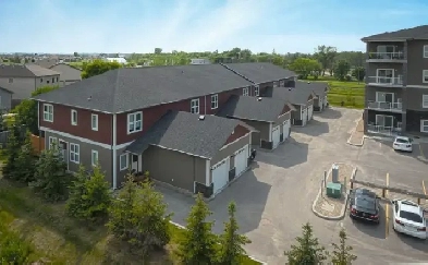Sublease: 3B2.5B Townhouse –Includes Parking & Amenities Image# 7