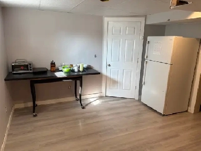 large room - private bathroom Image# 1