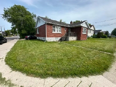 Private room for rent near mohawk college Image# 6