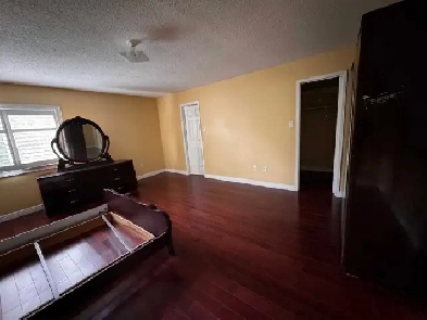 Master bedroom available for sharing Image# 1