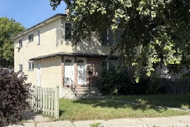 85 Elmwood Rd - Renovated 3 BDR Upper Suite in Duplex for Rent Image# 1