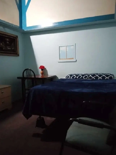 LAWRENCE EAST SHARED APARTMENT WITH 1 ADULT MALE AVAILABLE NOW Image# 1