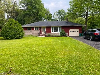 Charming 3-Bedroom Bungalow in Stittsville Image# 6