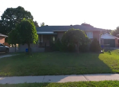 3 bedroom 1 bath bungalow oshawa Image# 1