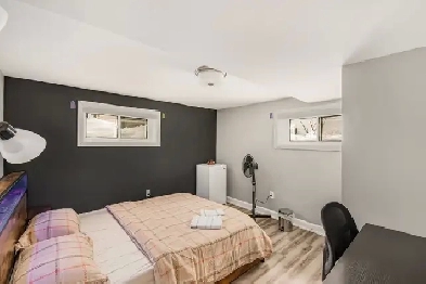 Spacious room private bathroom all inclusive Orleans furnished Image# 7