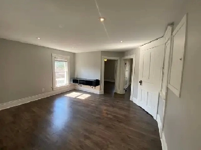 Port Dalhousie - Upper Unit in Duplex Image# 1