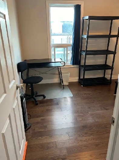 room for rent Image# 1