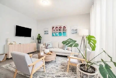Furnished 3BR Townhouse in Stittsville – Available October! Image# 2