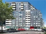 Spacious 1 bedroom condo with 1 garage for rent close to metro Image# 1