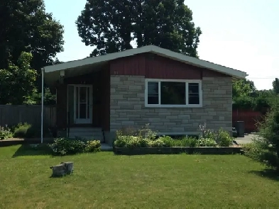 Bright & Modern 2-Bedroom – Crystal Beach Image# 1