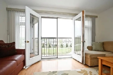 Laurelwood 3 bedrooms & a family room Image# 8