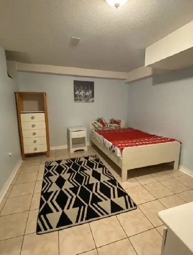 Spacious basement room for couple/2 female near sheridan college Image# 1