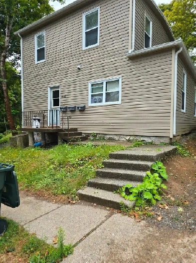 newly renovated 2 bedroom apt Sydney Image# 11