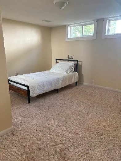 Room available fronting Banff trail Ctrain station Image# 1