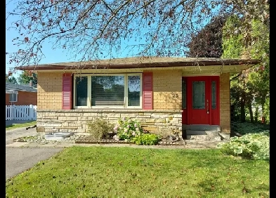 3-Bedroom, 1-Bath, 3-Parking, A/C  @ A-23 Markwood Dr, Kitchener Image# 6