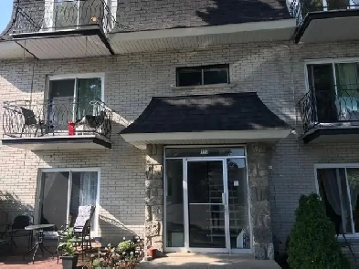 GRAND 4 1/2 À BOISBRIAND (1ER ÉTAGE). - PRÈS DE PLACE ROSEMÈRE. Image# 8