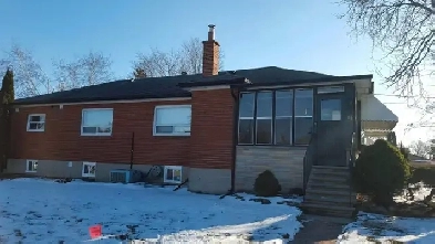 One basement room available for rent near Brimley and Eglinton Image# 1