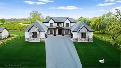 Breathtaking 2-Acre Estate - 256 Mountain Ave, Grimsby Image# 1