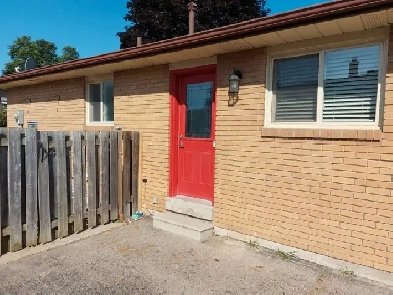 3-Bedroom, 1-Bath, 2-Parking, A/C  @ B-23 Markwood Dr, Kitchener Image# 7