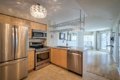 Bright 1-Bdrm, 1-Bath Condo Suite on The Waterfront Image# 1