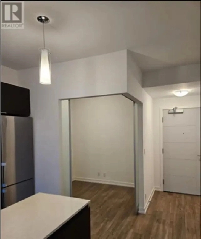 Den is available for rent near UOFT-St George and college Street Image# 1