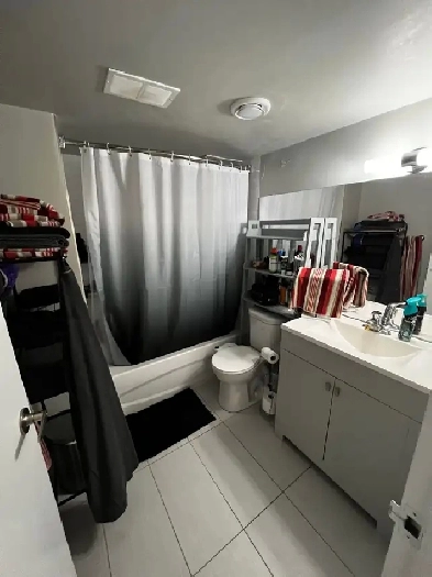 Downtown Roommate Image# 9