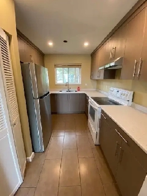 Clean Spacious Upper level of house 3 bed 1.5 bath, Burnaby Image# 1