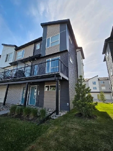 Redstone 3 Bed 2.5 Bath Image# 7