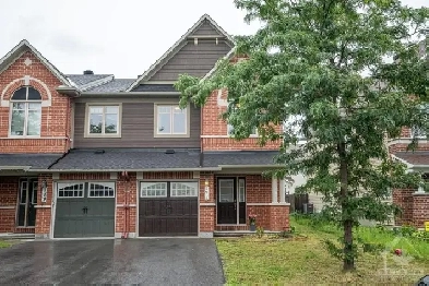 Amazing END UNIT townhouse in Barrhaven for rent (3bdrm, 3.5 bat Image# 6