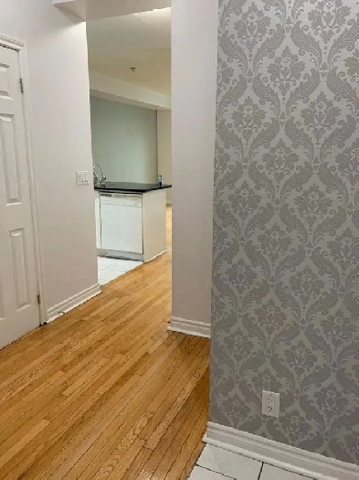 Beautiful & luxury condo near square one is for rent immediately Image# 3