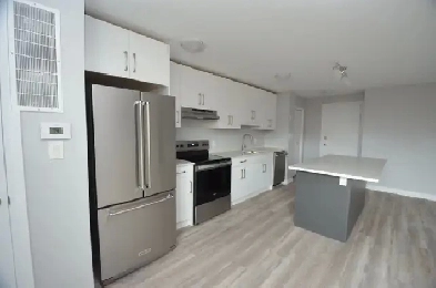 RENOED 2-BED w Balcony Avail Oct - 315 Glendale Image# 1