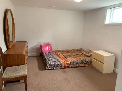 BASEMENT ROOMS AVAILABLE FOR FEMALE AT KIPLING/DIXON Image# 1
