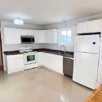 3 Bedroom in Millidgeville, off University Ave, A/C, laundry Image# 7