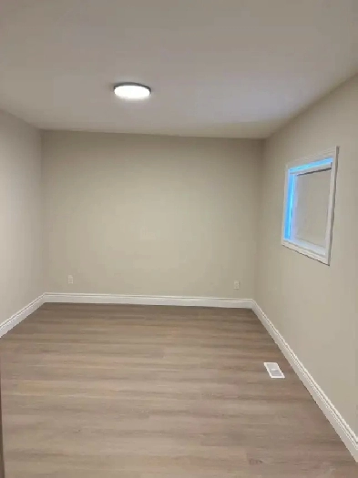 Central Downtown Bachelor Unit Image# 3