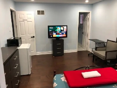 Master Bed Room with Private Washroom on 2nd Floor in Pickering Image# 1