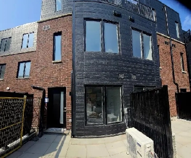New Luxury Townhome, 2 Bed, 2 Bath Image# 12