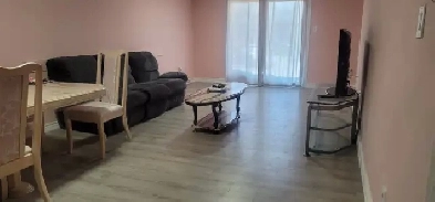 3 Bdrm  4 Rent Detached house  Furnished Mississauga cClose SQ1 Image# 1
