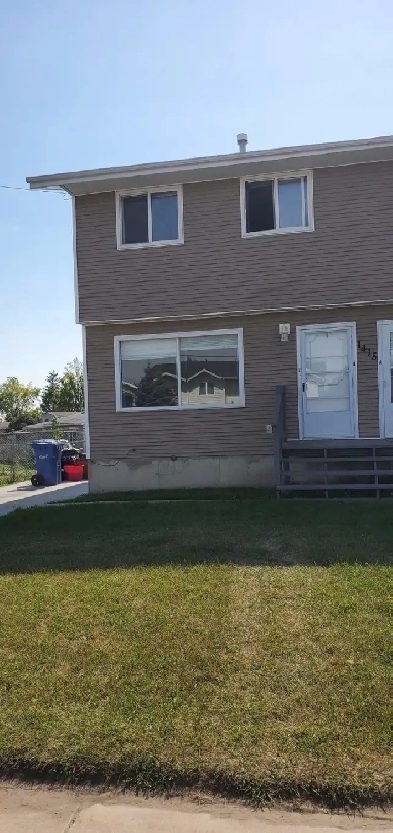 Three Bedroom Duplex for Rent in Penhold Image# 1