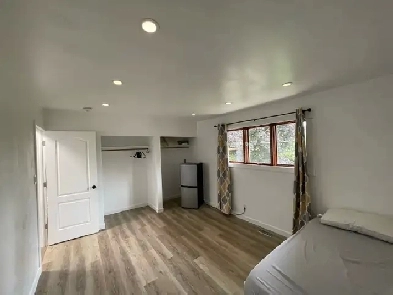 Room for rent near Merivale & viewmount Image# 1