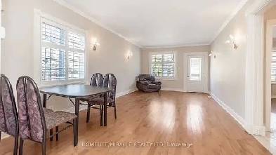 Stunning 2 1 Bedroom Detached In PrestigiousMineola, Mississauga Image# 9