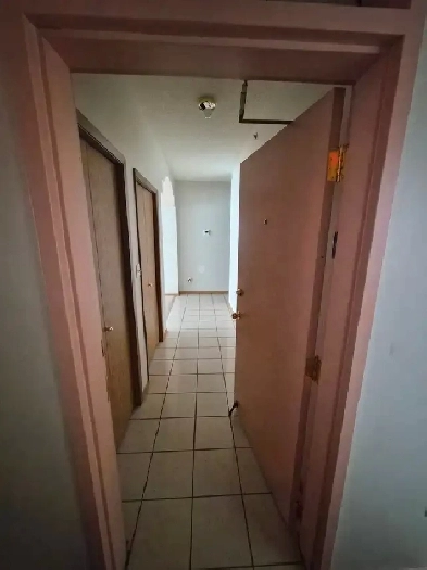4-Bedroom Downtown Condo (ALL utilities and parking included) Image# 19