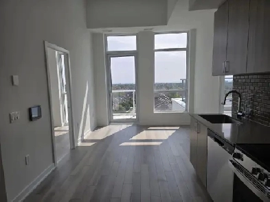 Brand new exclusive penthouse with panoramic lake views Image# 1