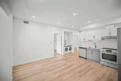 Spacious 2 Bedroom Apartment! Fitness Centre Included! Image# 6
