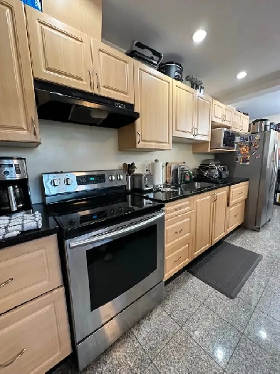 Furnished room in Lougheed skytrain area Image# 1