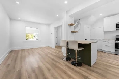 3 Bed, 2.5 Bath Home Near Tunney's & LRT - 5 Gilchrist Avenue Image# 9