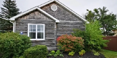 Beautiful cozy waterfront cottage in Cocagne. Image# 1