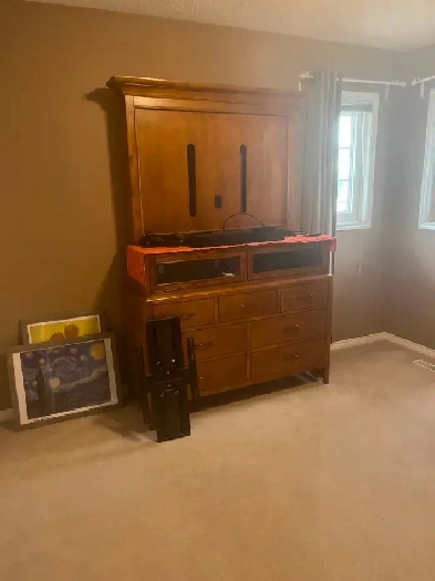 Roommate to share lovely house Image# 2