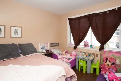 Spacious 2 Bed October 1st $1,395 Free heat & water Image# 1